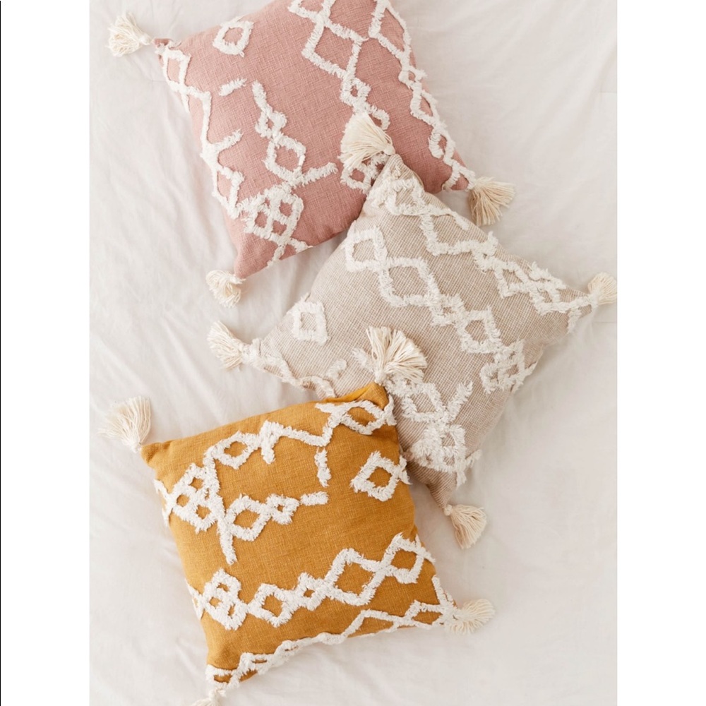 UO Geo Tufted Tassle Throw Pillow